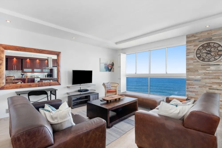 3 Bedrooms Apartment