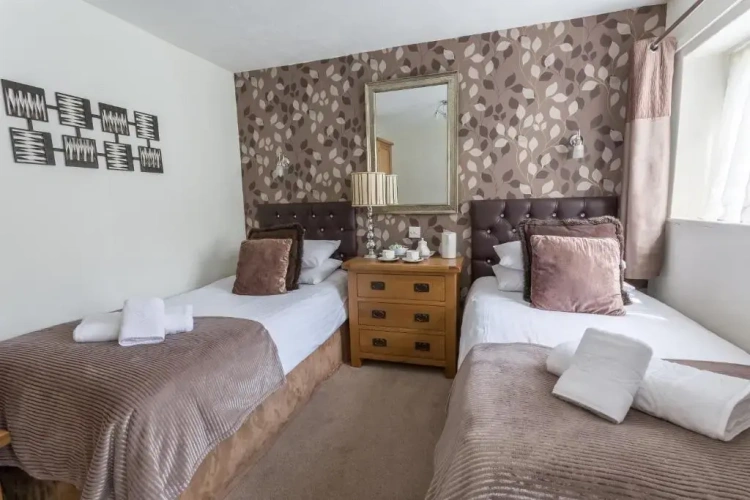 Standard Double Basement room