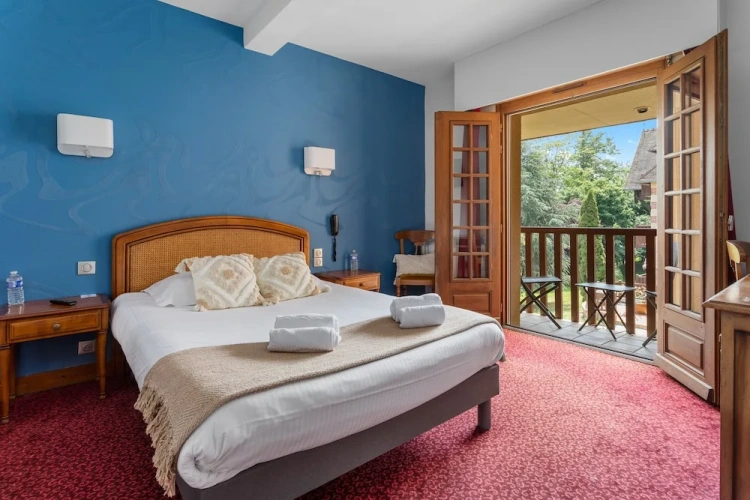 Classic room with balcony