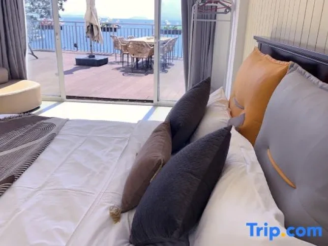 Standard Twin room with sea view