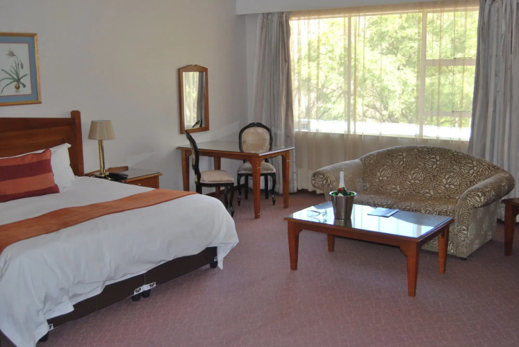 Safari Hotel & Convention Centre
