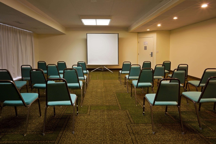 La Quinta Inn & Suites by Wyndham St. Pete-Clearwater Airpt photo 16