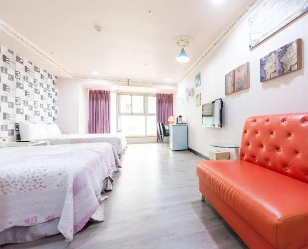 Superior Quadruple room with city view