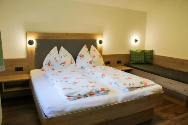 3 Bedrooms Apartment