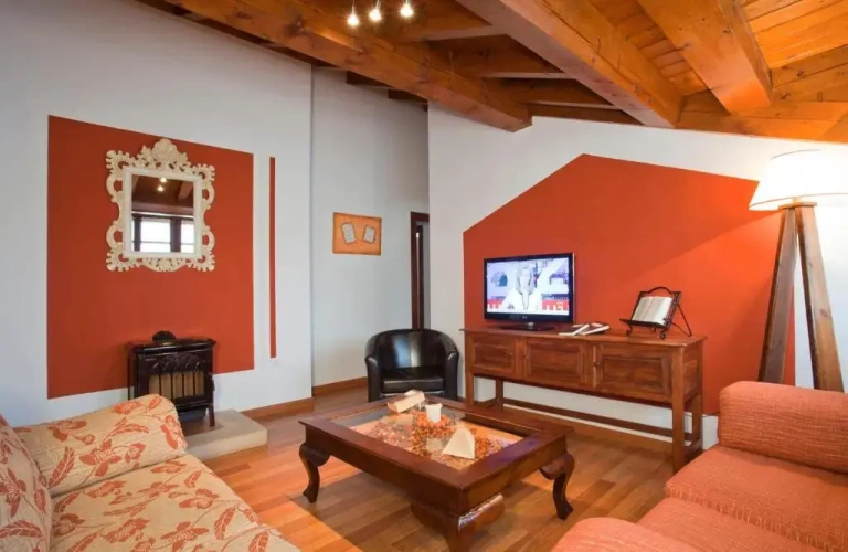 3 Bedrooms Apartment