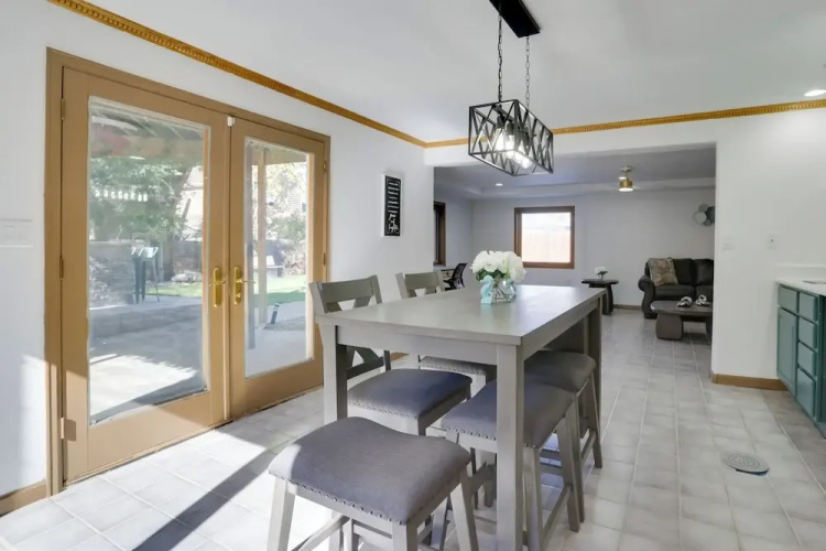 6 Mi to Barr Lake: Apt w/ Yard & Pool Access!