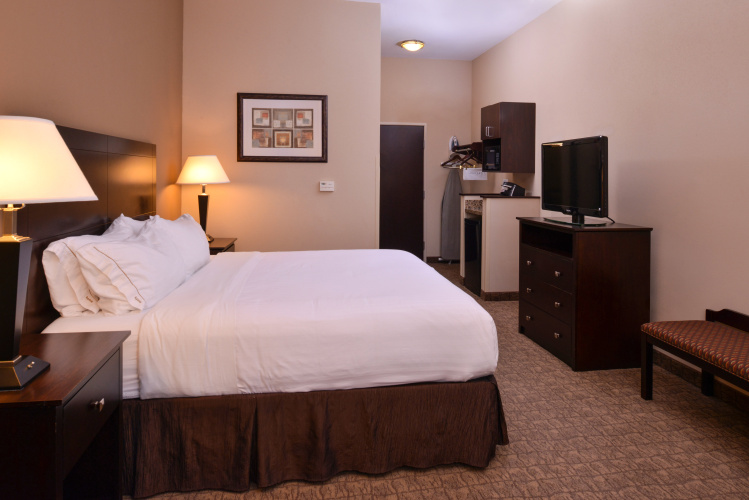 Holiday Inn Express And Suites Fairmont photo 7