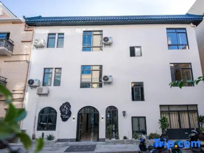 Hostels are also available in Meizhou Island