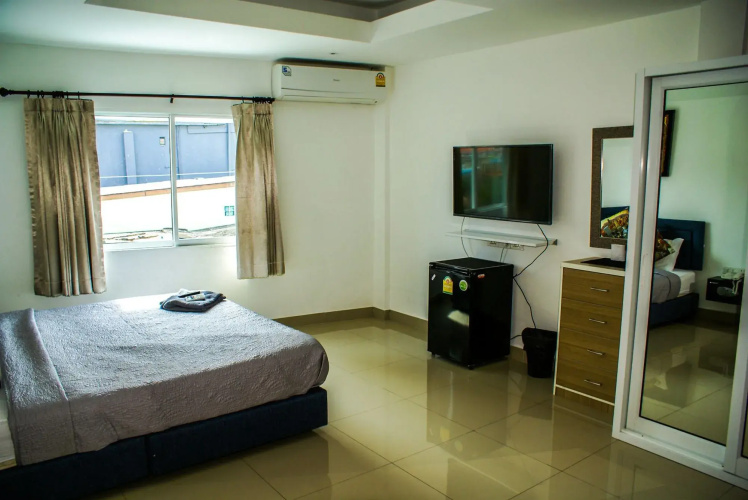 W-9 Hotel
