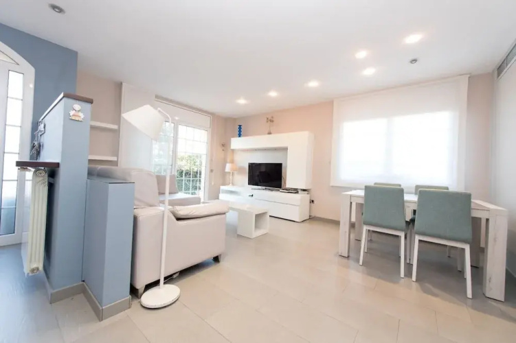 HomeHolidaysRentals Royal