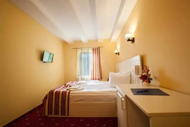 Hotel Extravagance