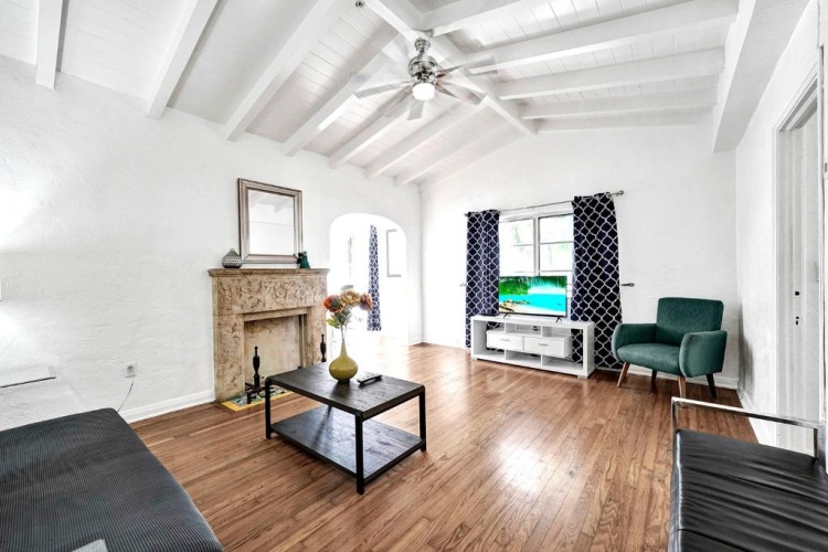 1 Bedroom Apartment