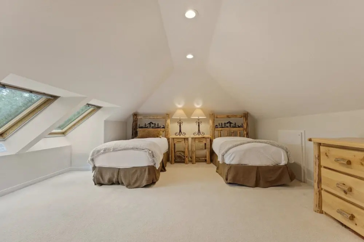 12 Siskin 5 Bedroom Home