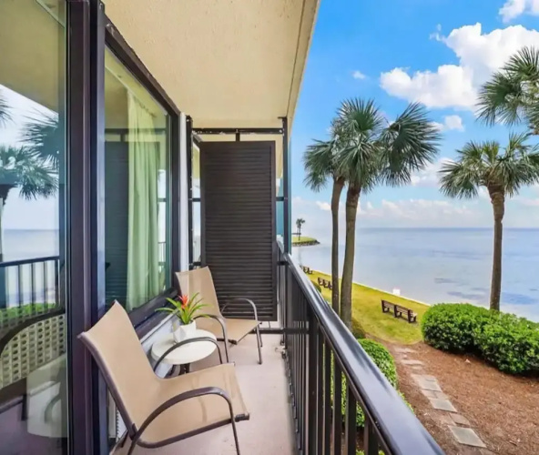 Bayside Inn 6282