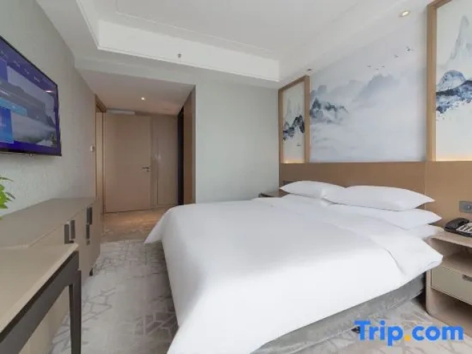 2 Bedrooms Suite with city view