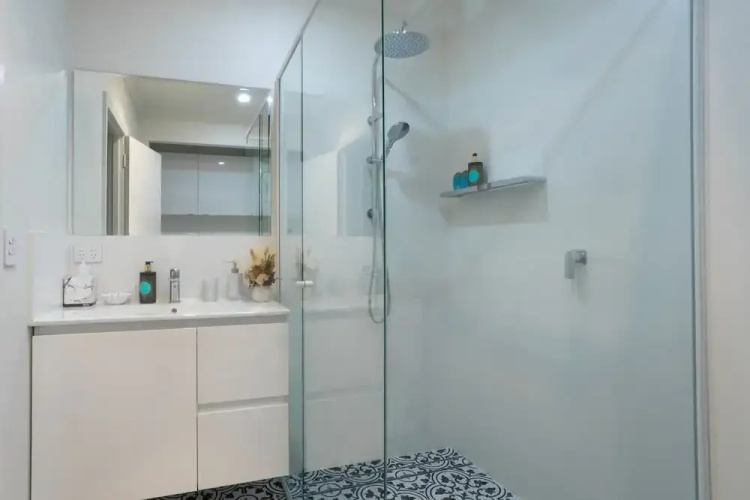 Beautiful Pet Friendly 1BR Cottage With Patio