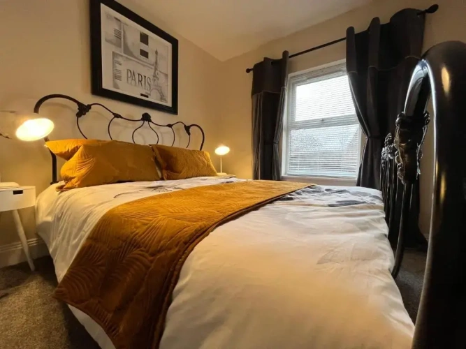 2 Bedrooms Apartment