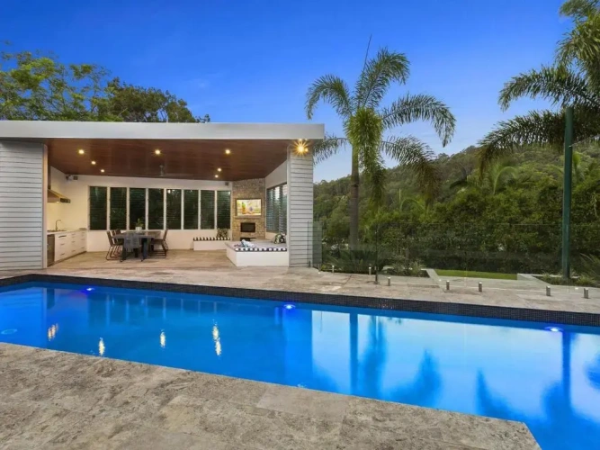 5 Bedrooms Cottage