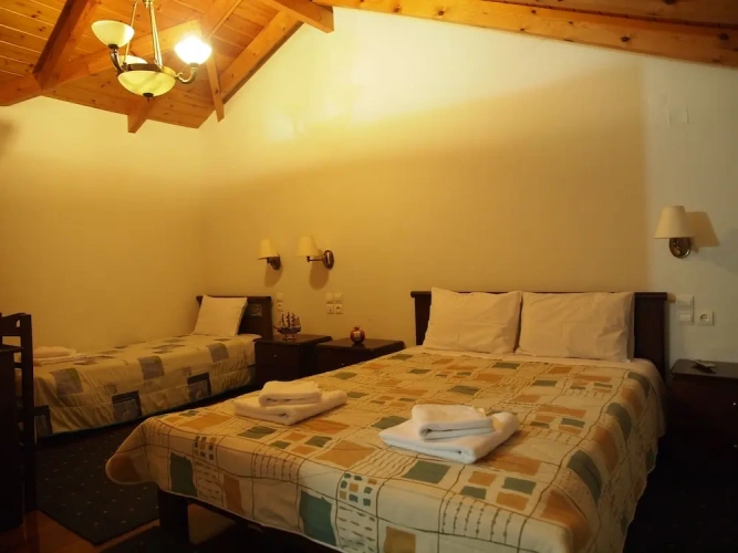 Standard Triple room