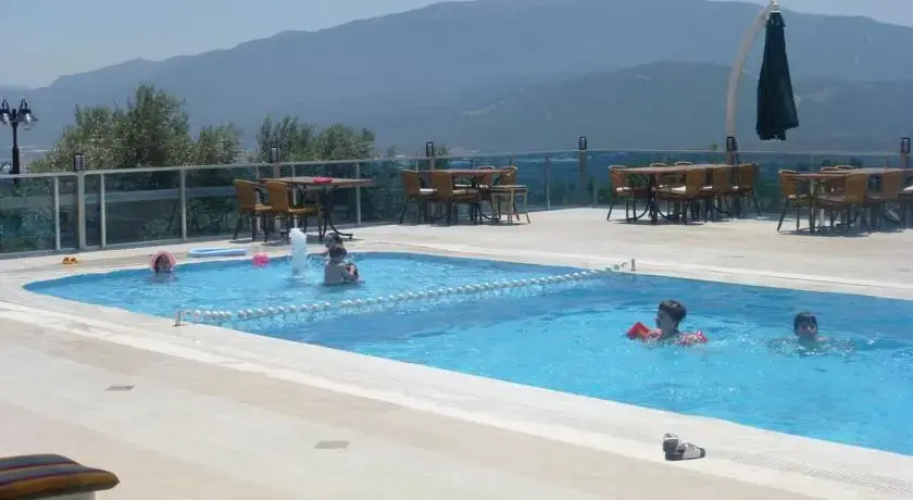 Camalti Gardenlife Otel
