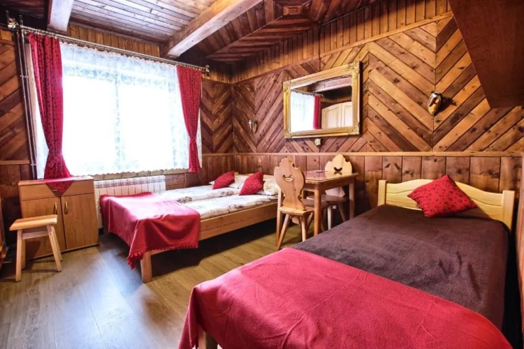 Standard Triple room