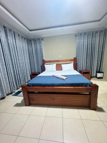 4 Bedrooms Family Villa