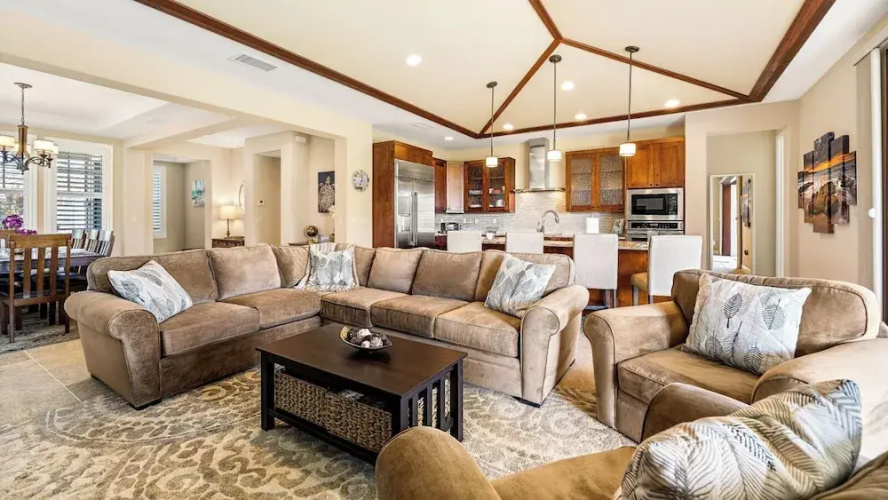 Private Yard and Outdoor Area - AC & Shared Pool - Golf Views - Vrkcv