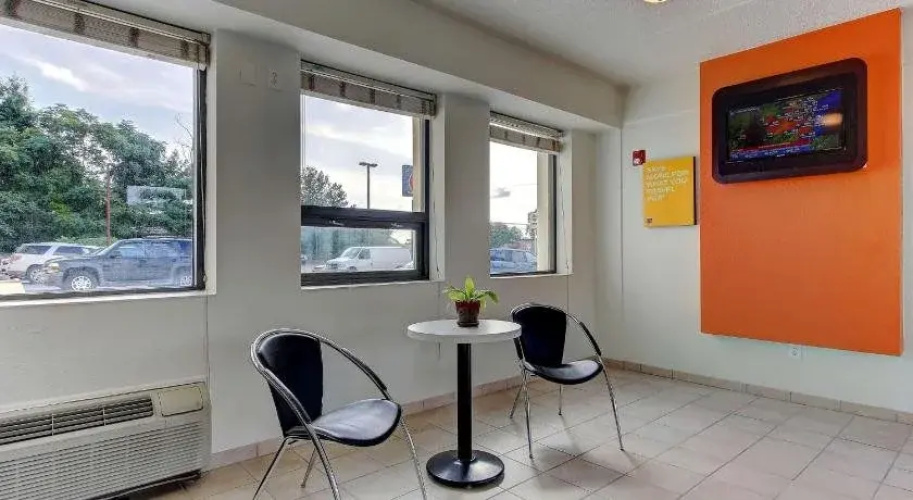 Motel 6 York North