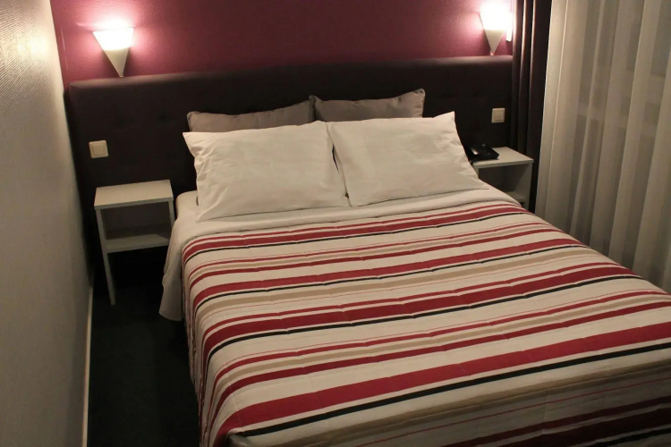 Yasha Hotel