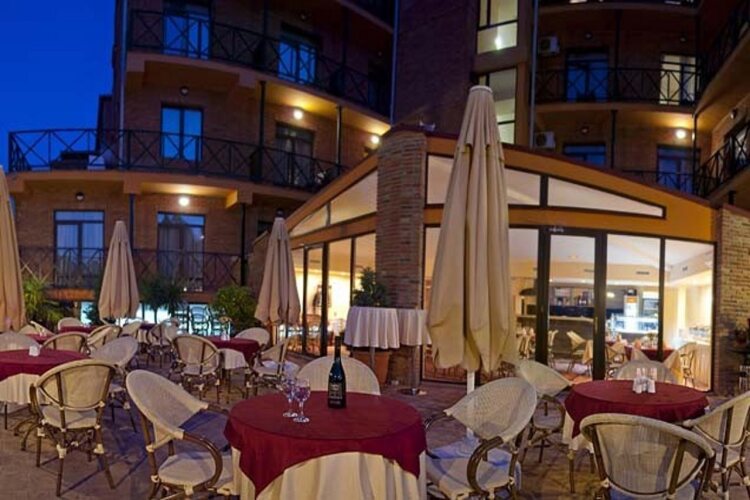 Betsy's HotelOver view