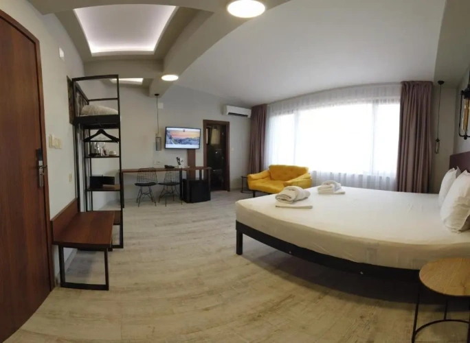 1 Bedroom Apartment with balcony