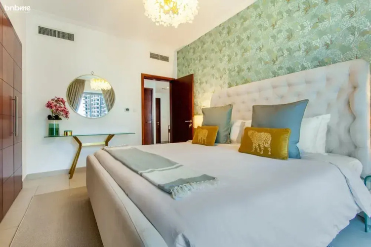 2 Min to Dubai Mall 1 BR