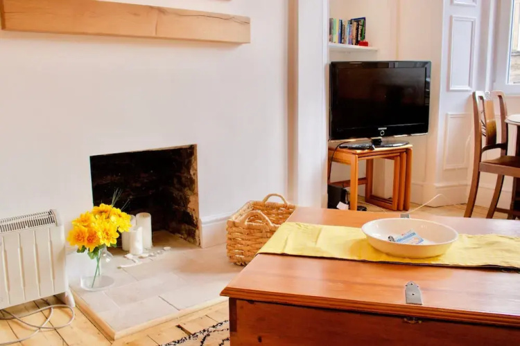 1 Bedroom Flat Near Holyrood Park