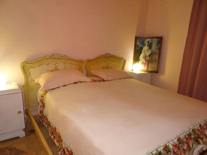 2 Bedrooms Classic Apartment