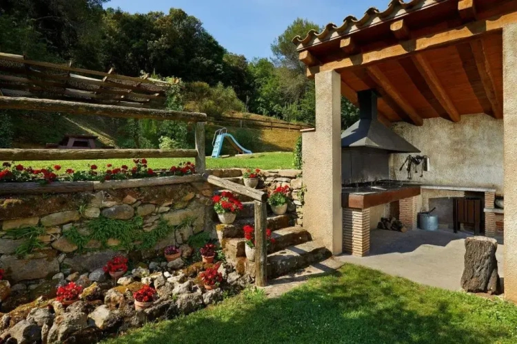 2 Bedrooms Cottage