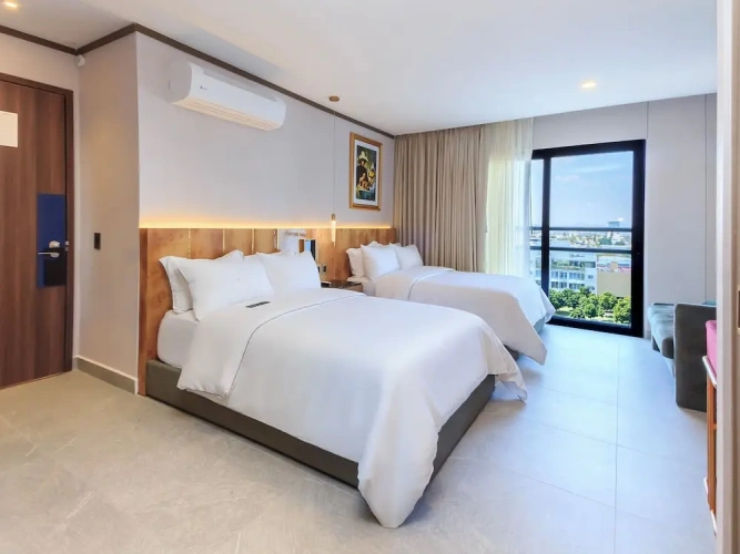 Deluxe Double room with city view