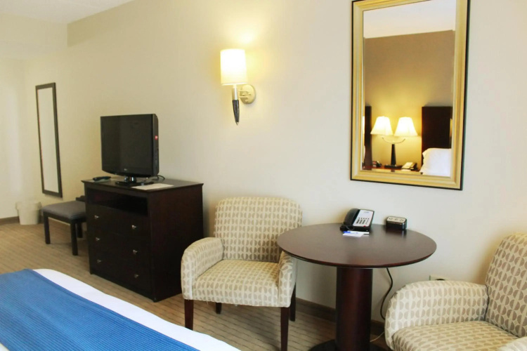 Holiday Inn Express Hotel & Suites Malone by IHG