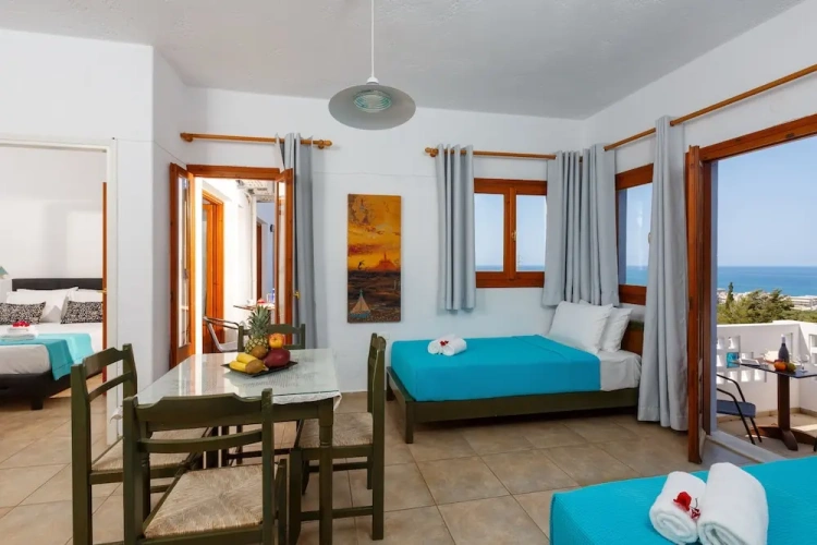 Apartment with balcony and with sea view