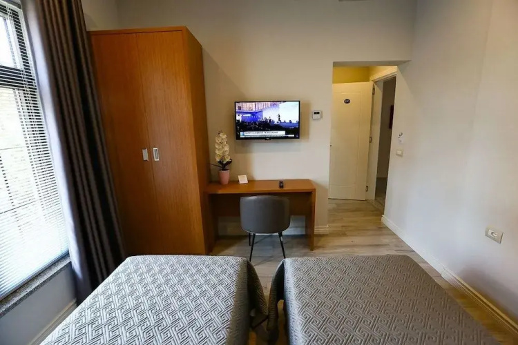 Home Hotel