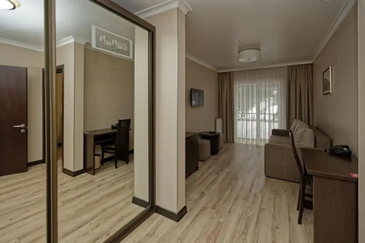 Deluxe Quadruple room
