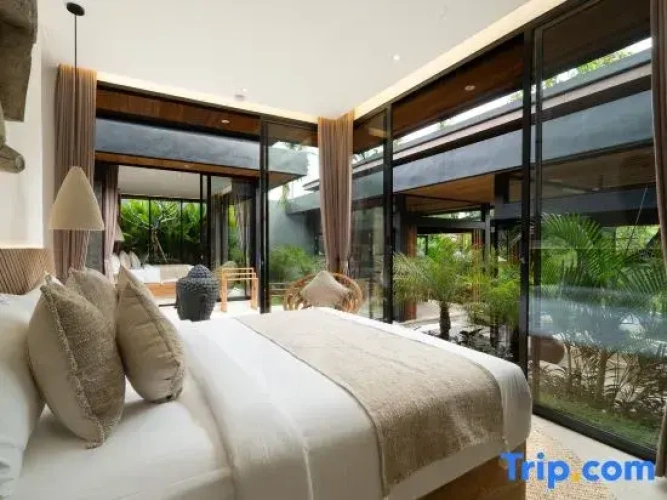 2 Bedrooms Villa