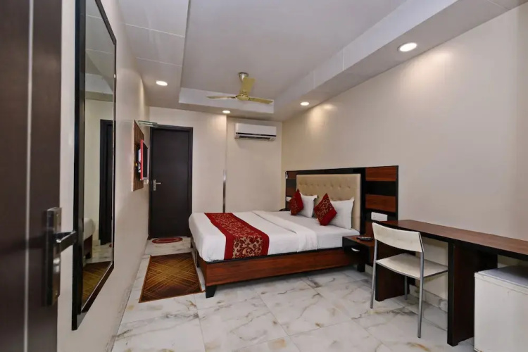 Hotel Blue Pearl Noida