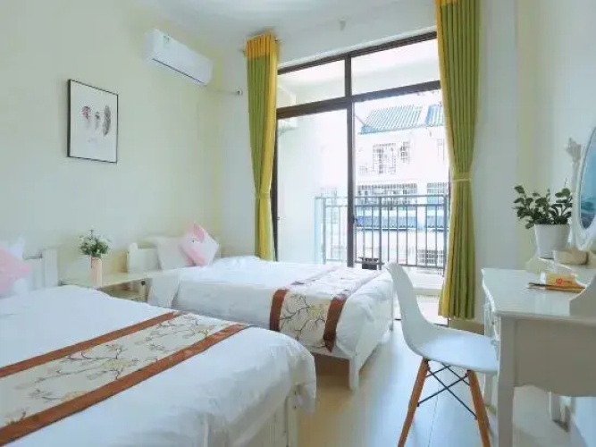 Linghai Xiaoshu Hotel
