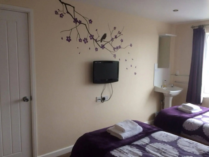 Pine Lodge Guest House