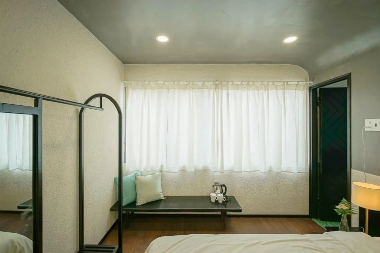 Economy room