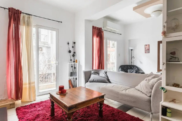 2BD- Perfect Location with square views