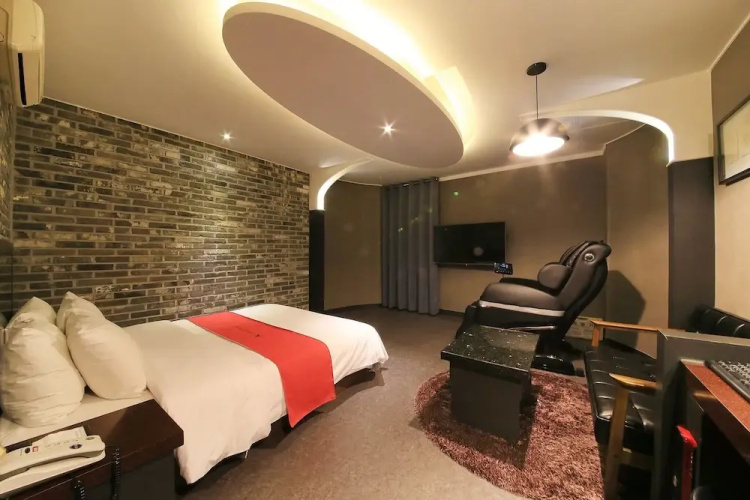 Hwagok Carlton Hotel