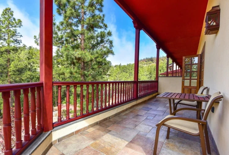 Deluxe Suite with balcony