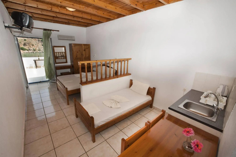 Madares Hotel