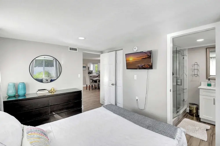 Fully Updated Home Sleeps 8 5 Min to the Beach!
